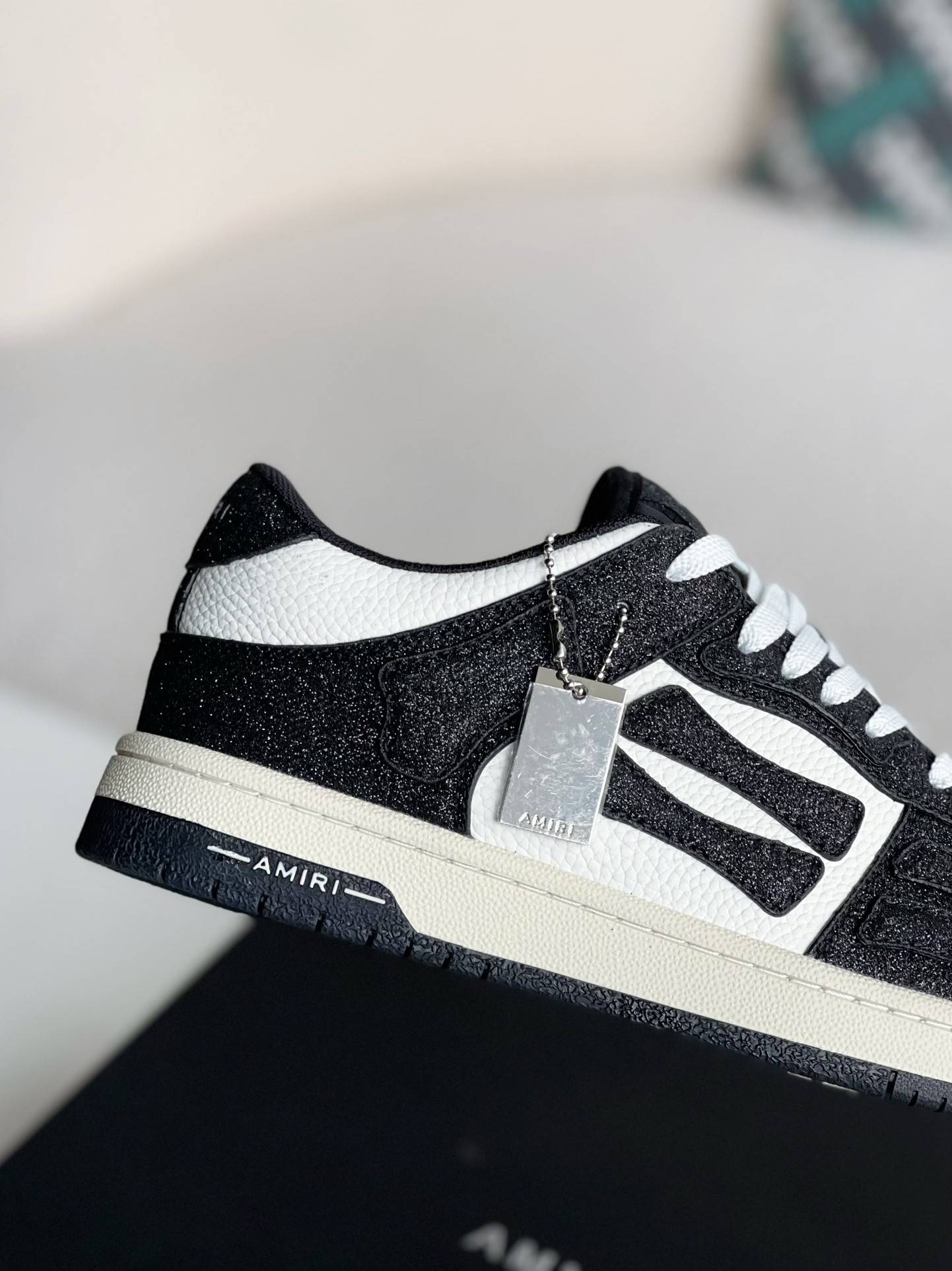 A*RI Sneakers