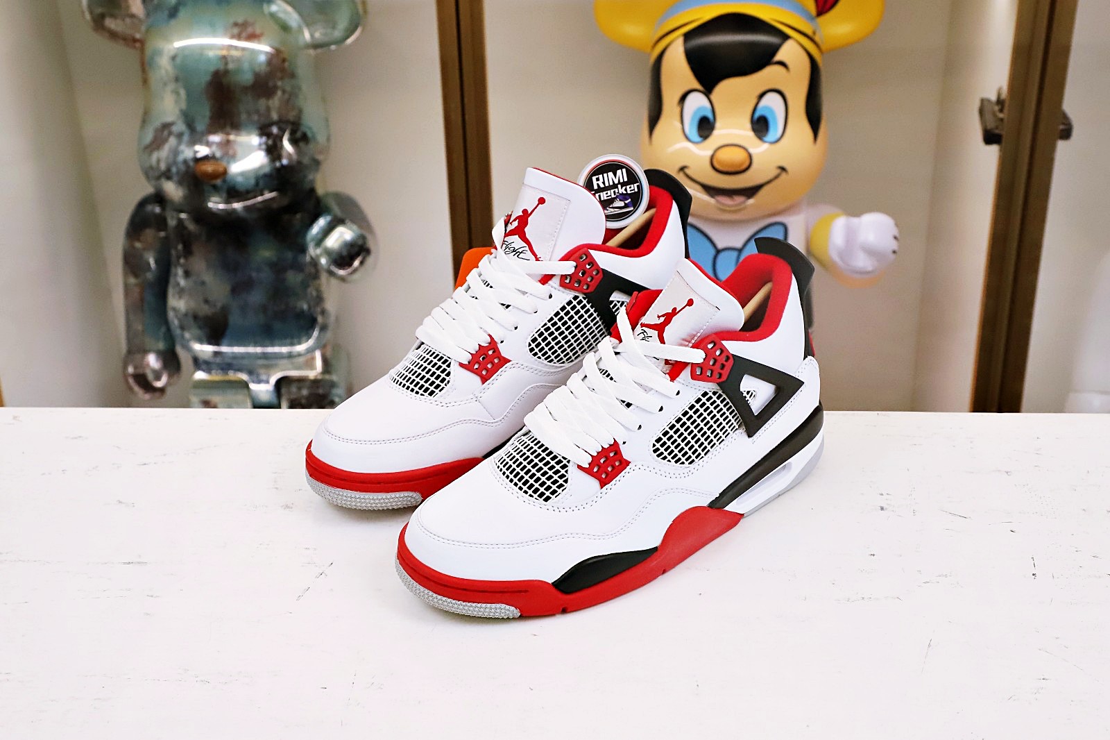 AIR JORDAN 4 RETRO
