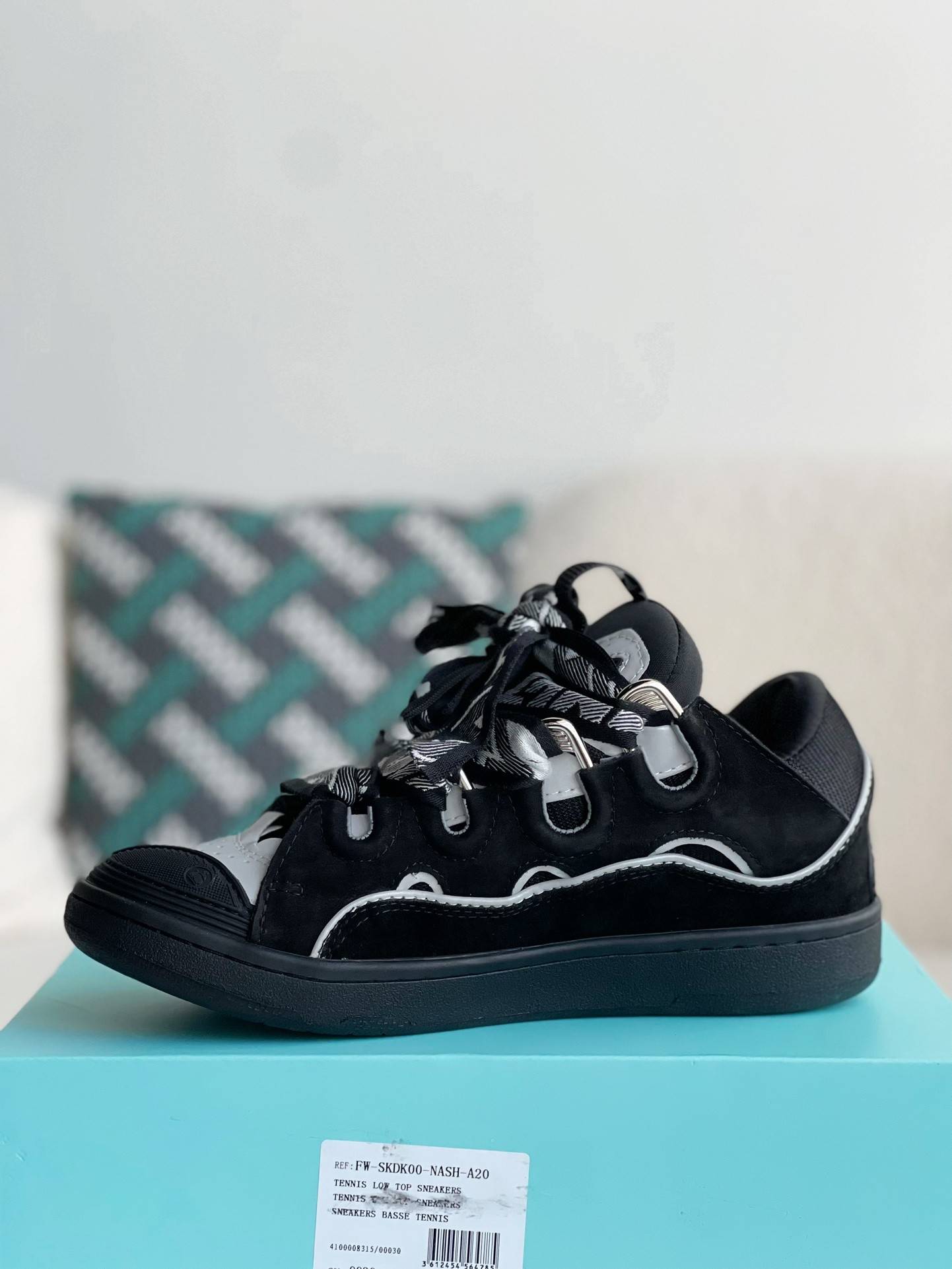 LA*N Sneaker
