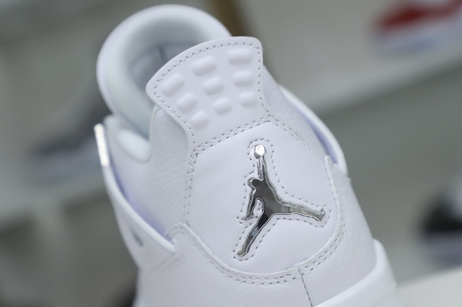 AIR JORDAN 4 RETRO