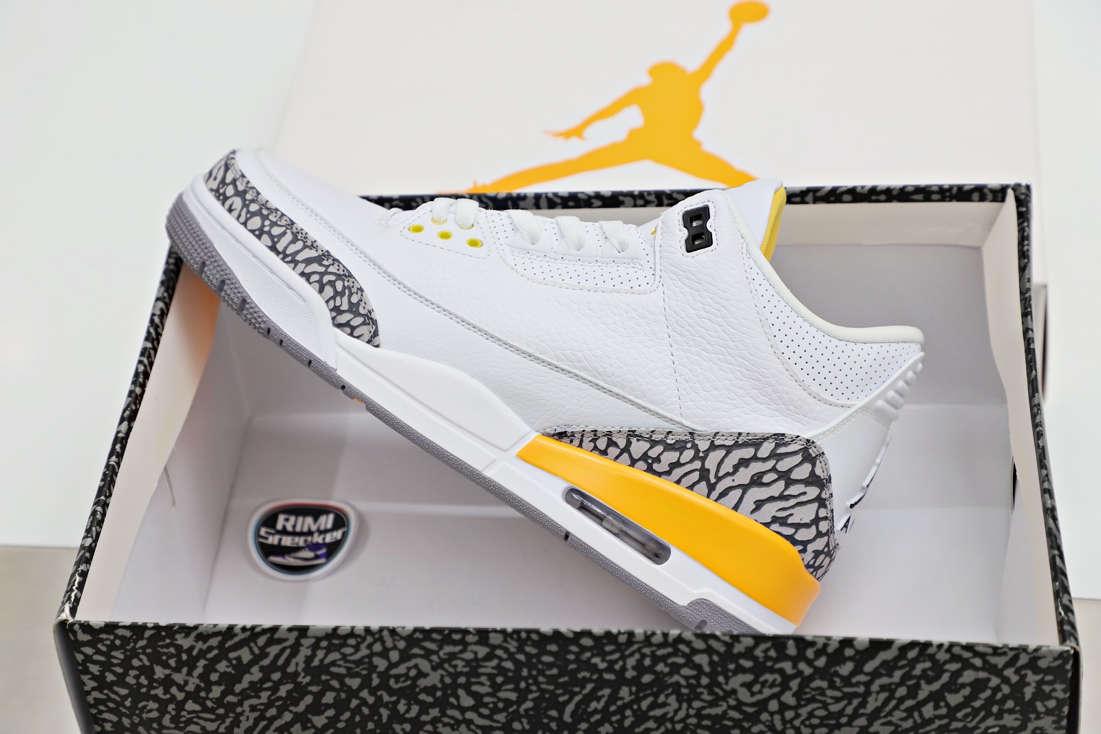 WMNS AIR JORDAN 3 RETRO