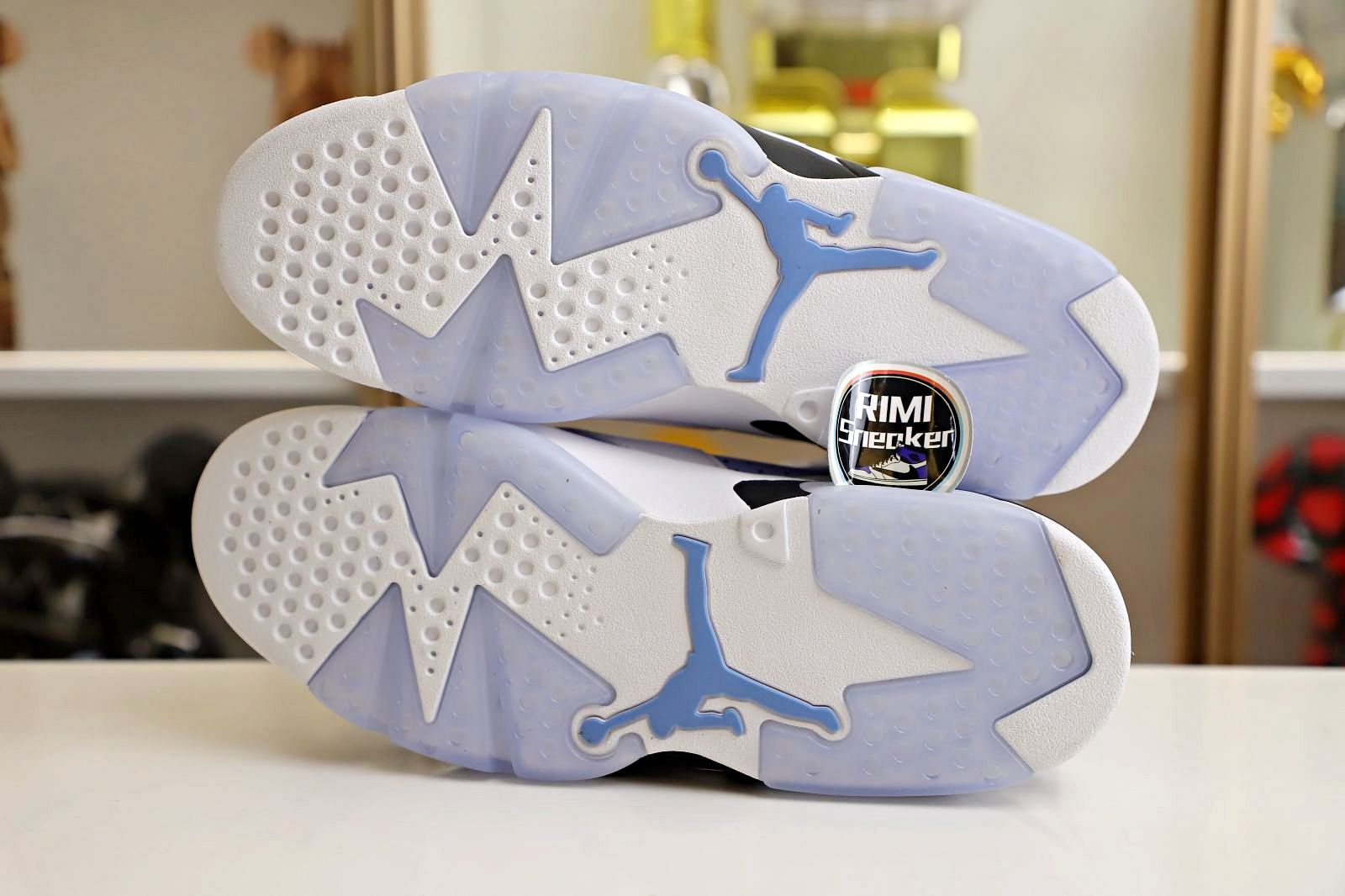 AIR JORDAN 6 RETRO
