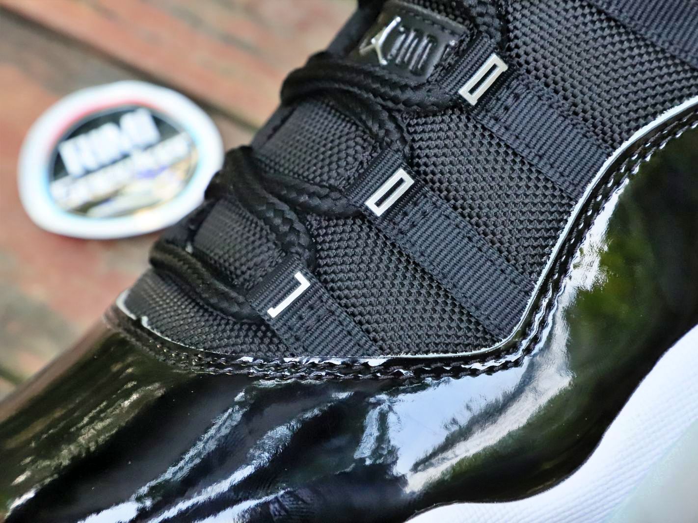 AIR JORDAN 11 RETRO