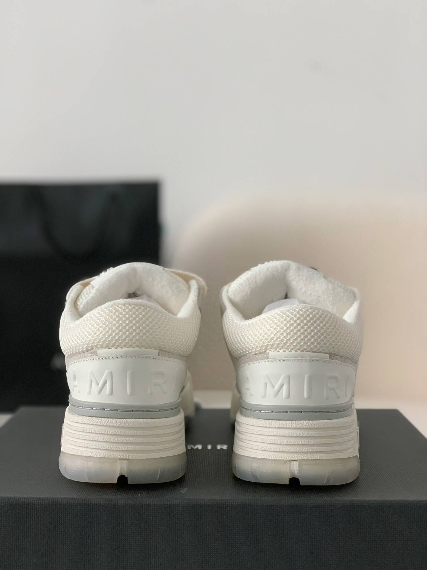 A*RI Sneakers