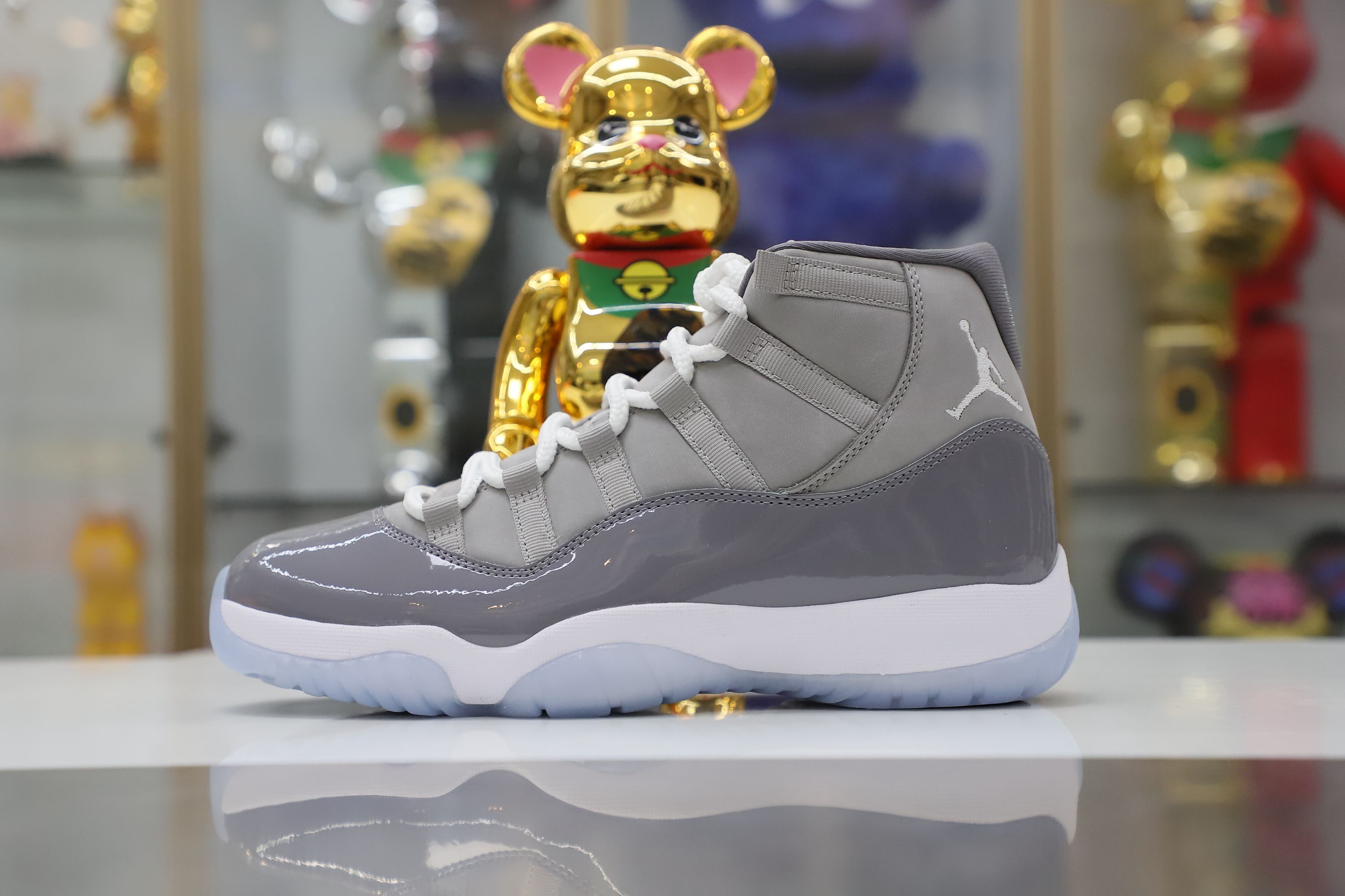 AIR JORDAN 11 RETRO