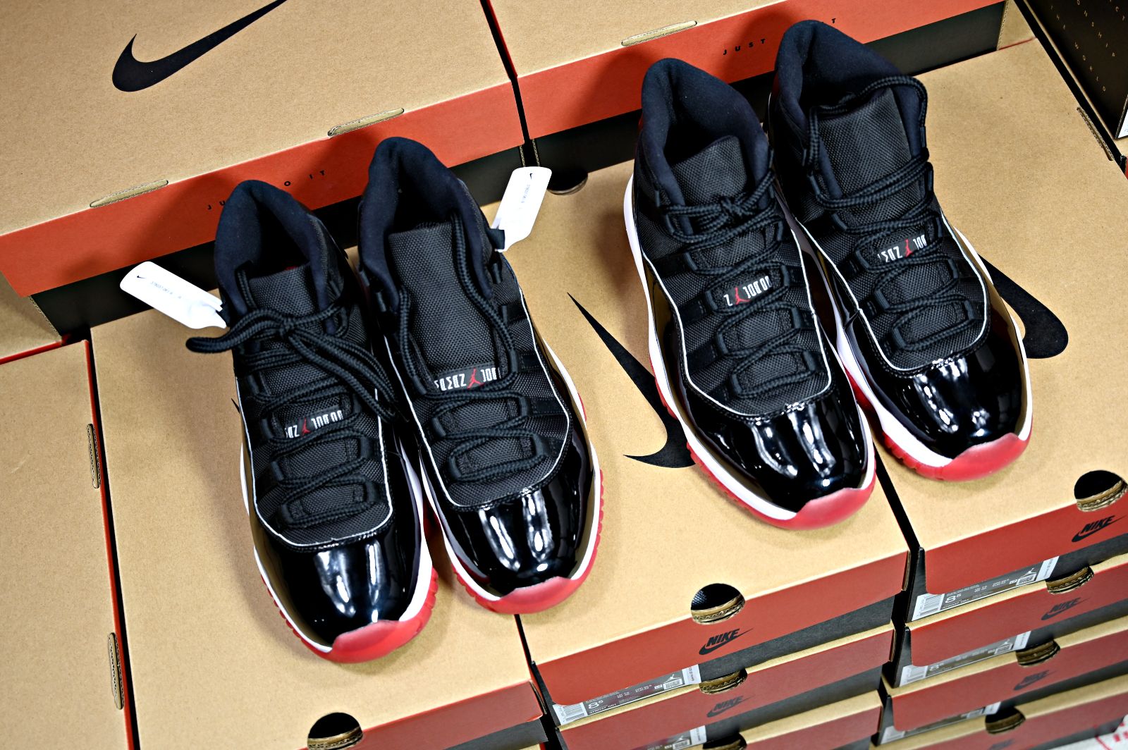 AIR JORDAN 11 RETRO