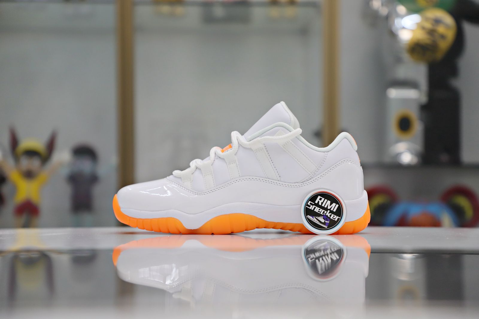 WMNS AIR JORDAN 11 RETRO LOW