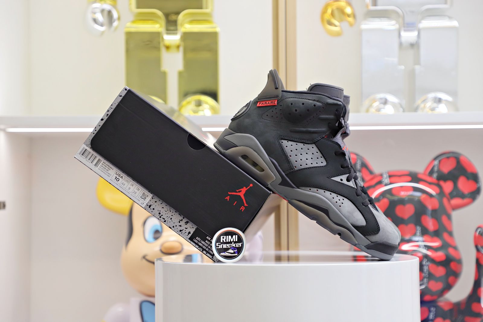 PARIS SAINT-GERMAIN X AIR JORDAN 6 RETRO