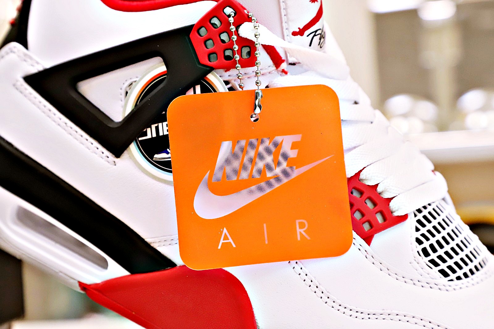 AIR JORDAN 4 RETRO