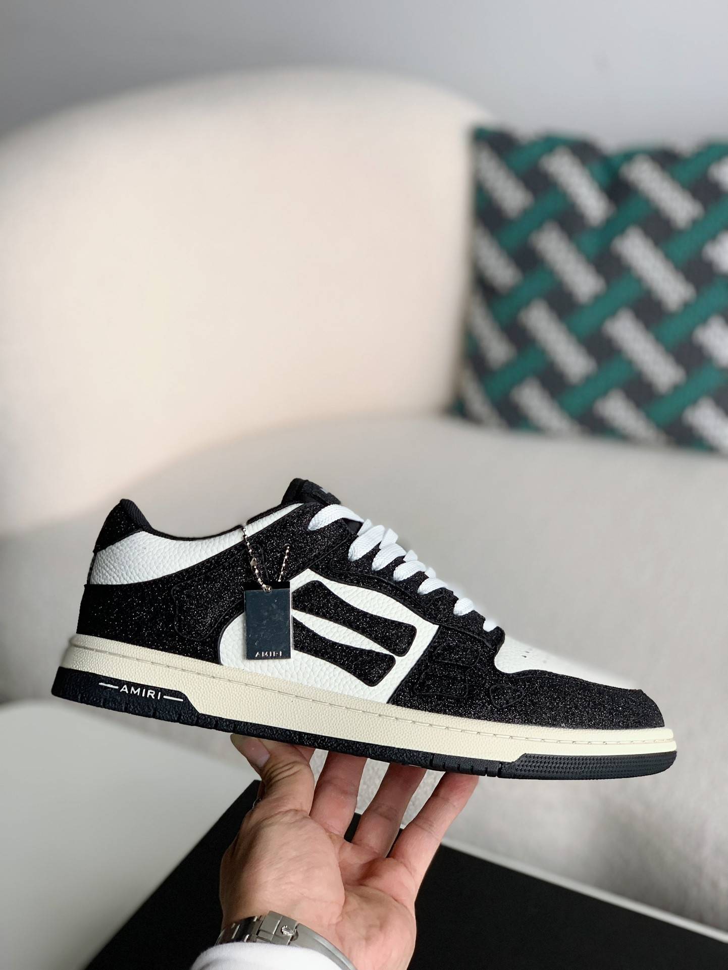 A*RI Sneakers
