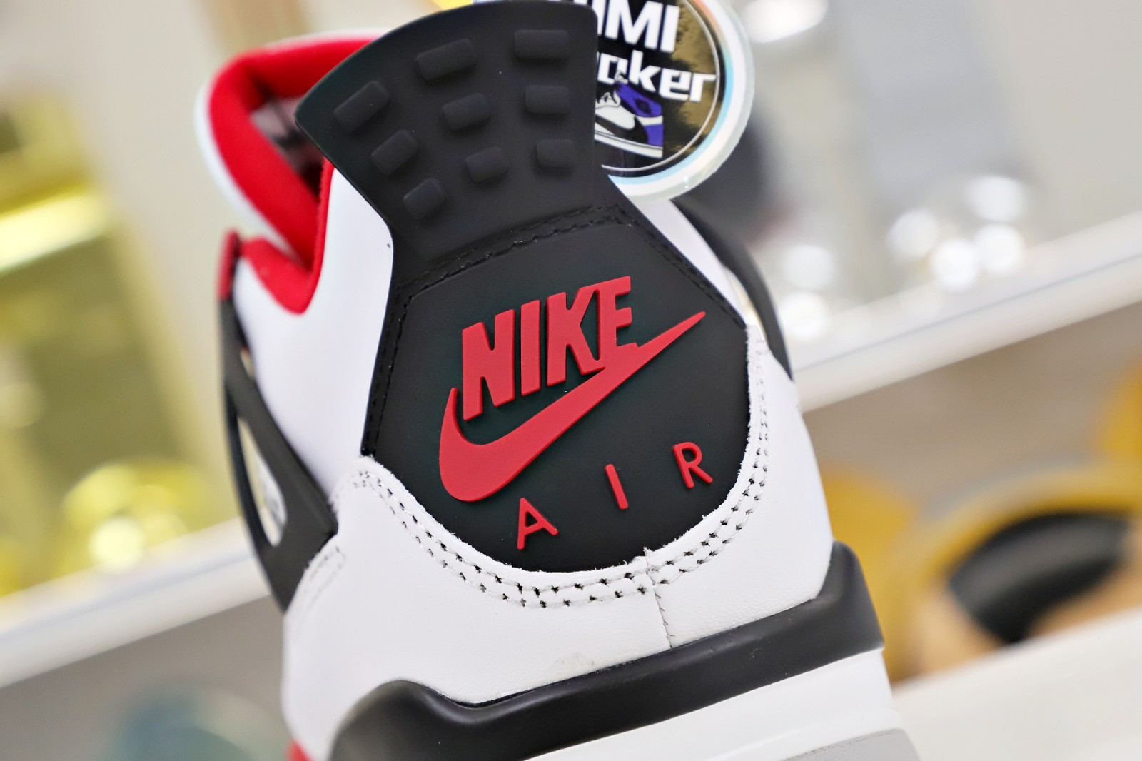 AIR JORDAN 4 RETRO
