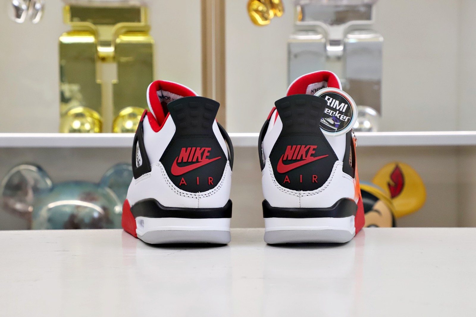 AIR JORDAN 4 RETRO