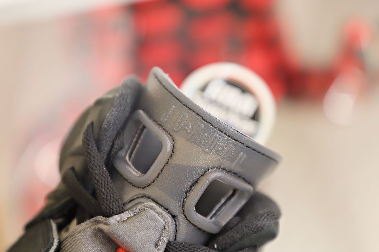 PARIS SAINT-GERMAIN X AIR JORDAN 6 RETRO