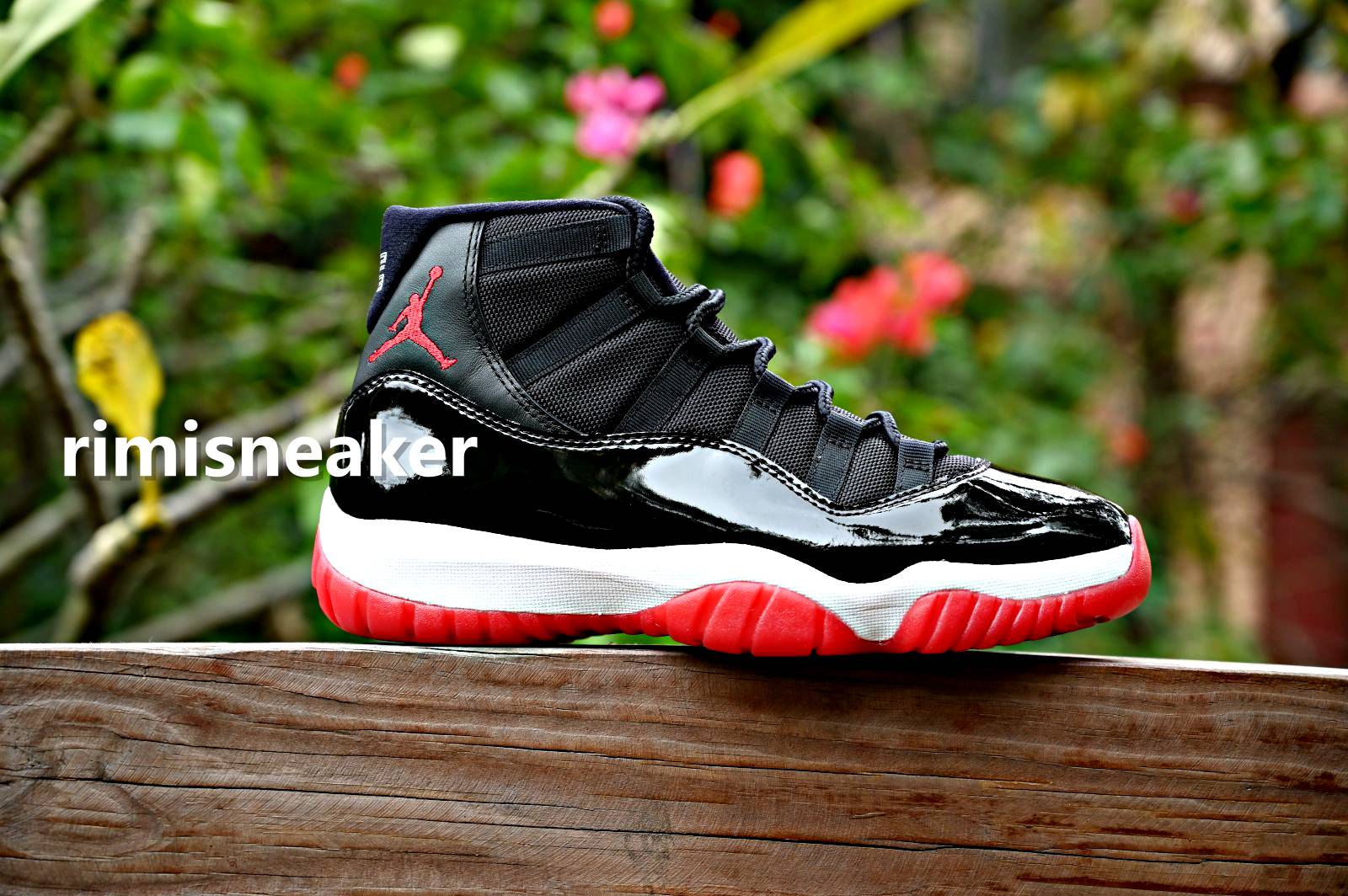 AIR JORDAN 11 RETRO