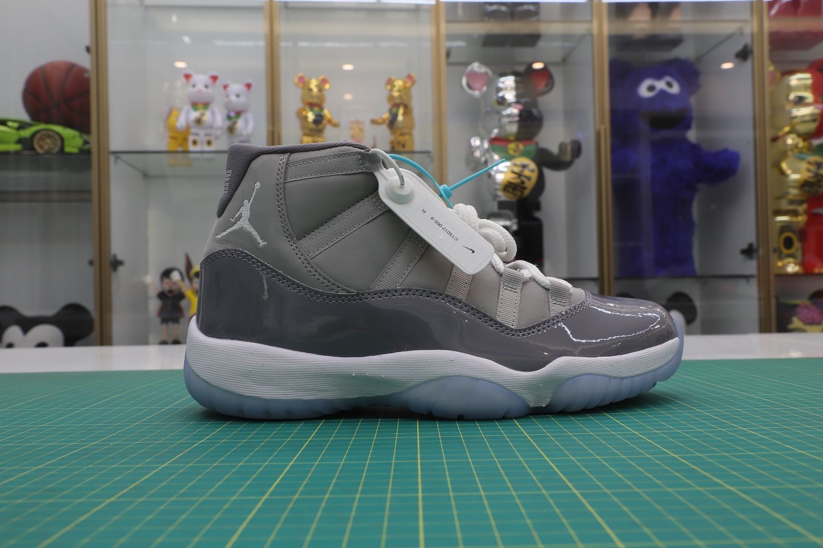 AIR JORDAN 11 RETRO