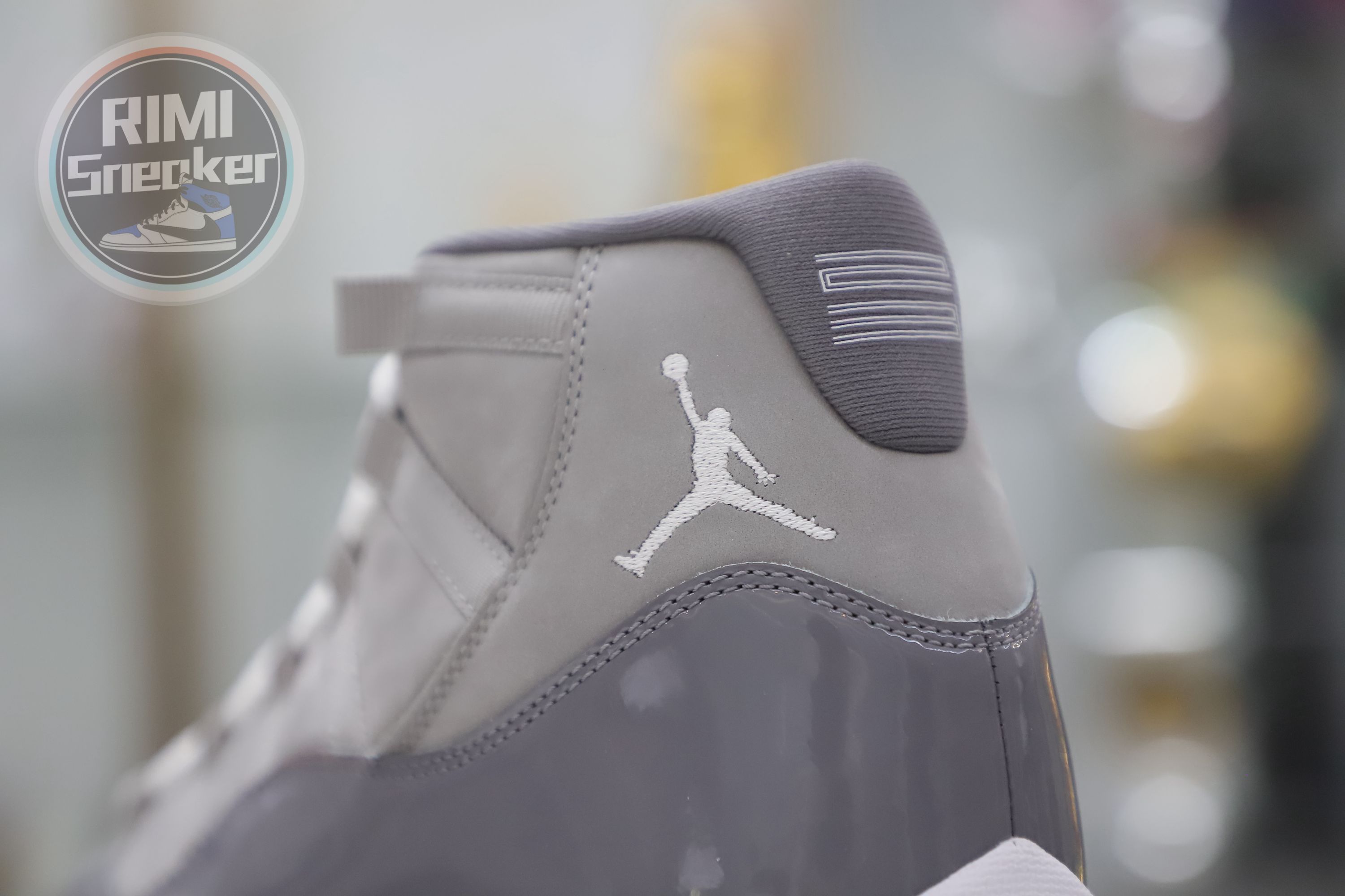 AIR JORDAN 11 RETRO