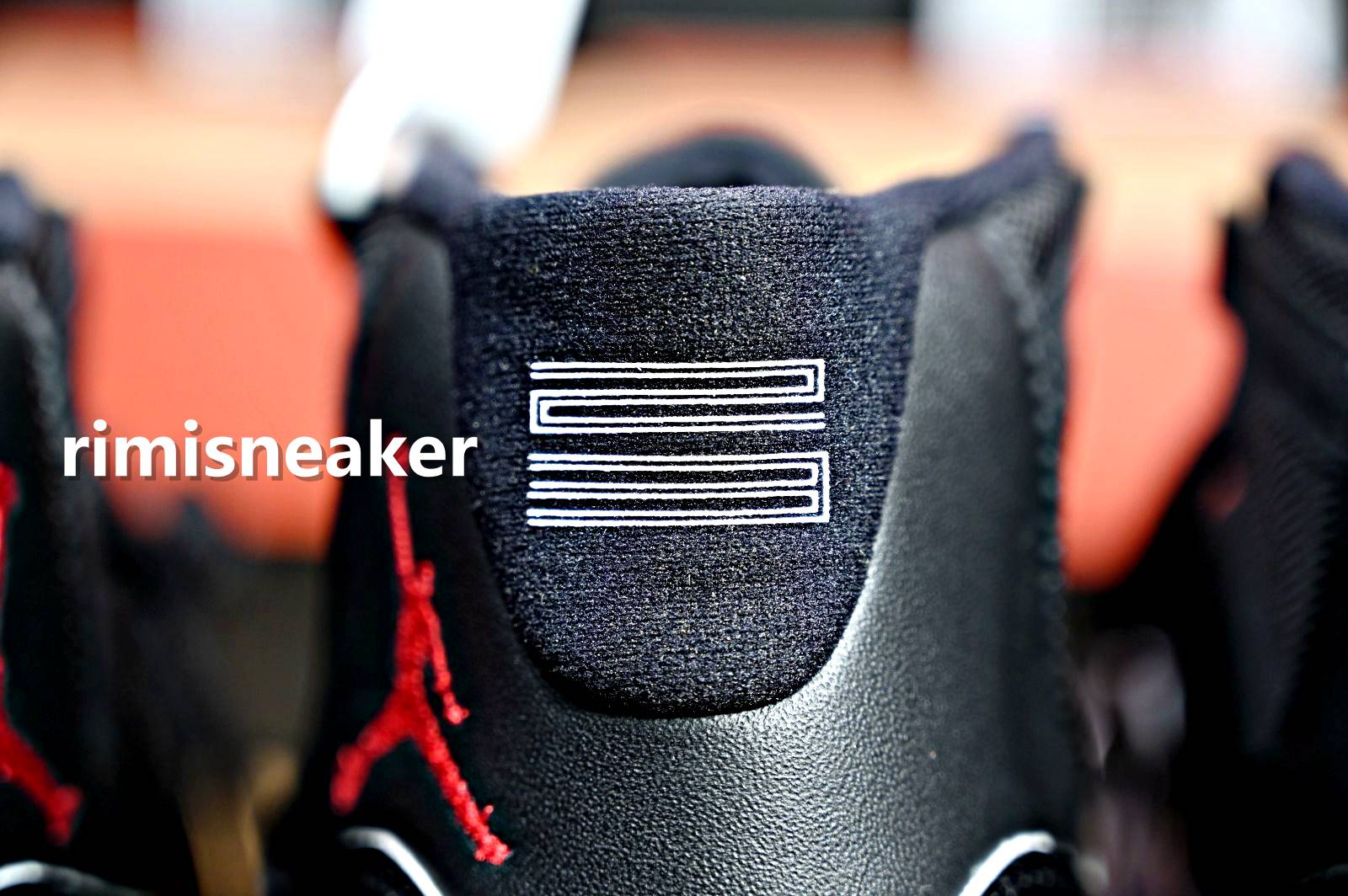 AIR JORDAN 11 RETRO