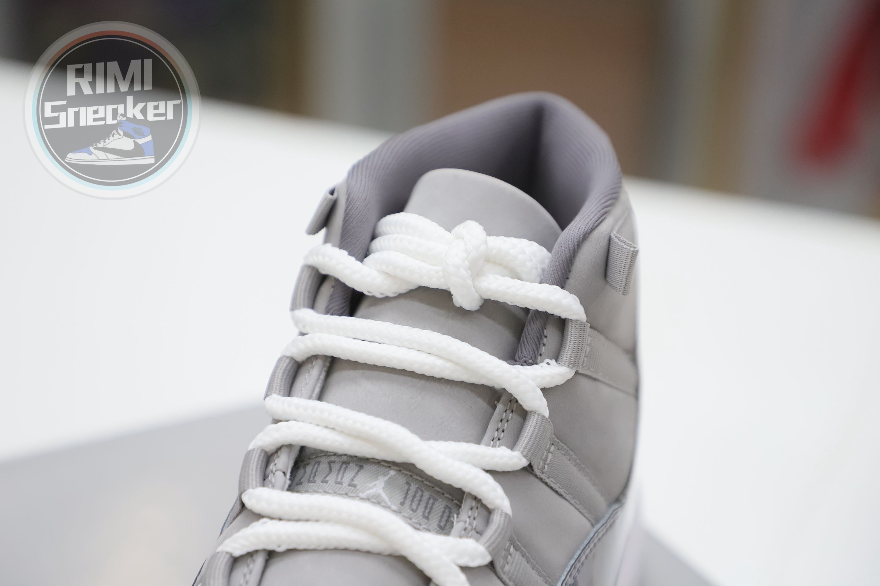 AIR JORDAN 11 RETRO