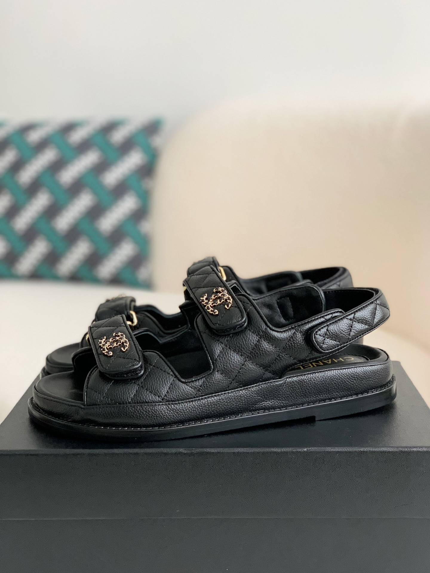 CH*EL Sandals