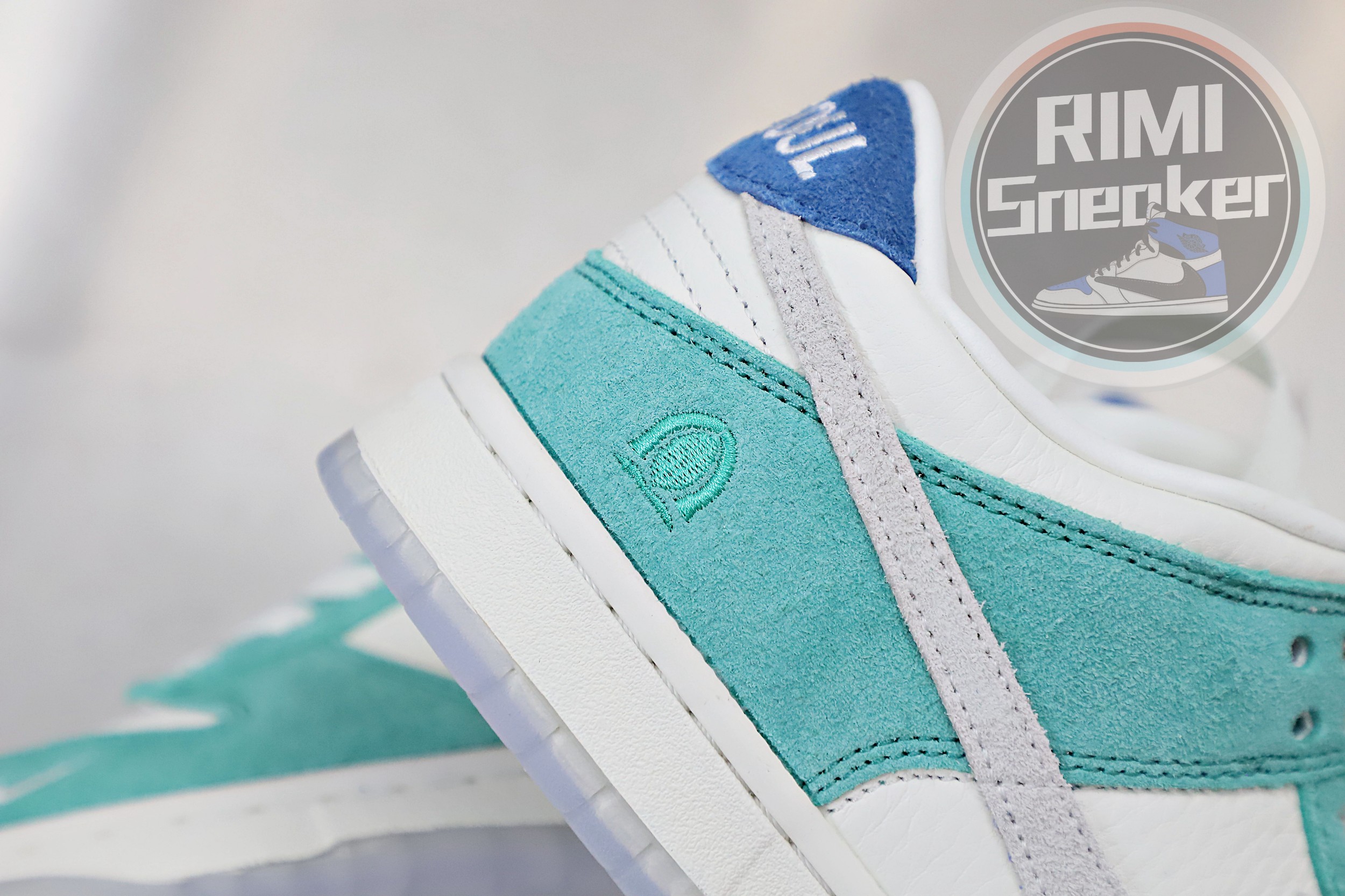 KASINA X DUNK LOW