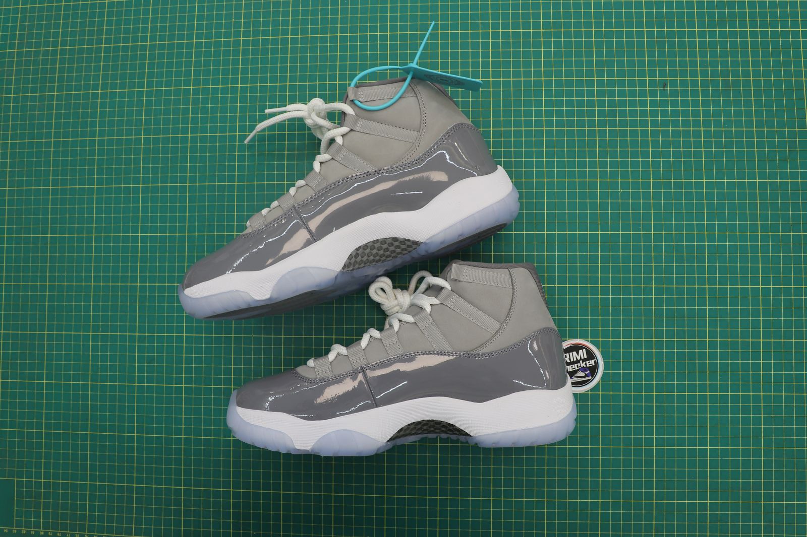 AIR JORDAN 11 RETRO