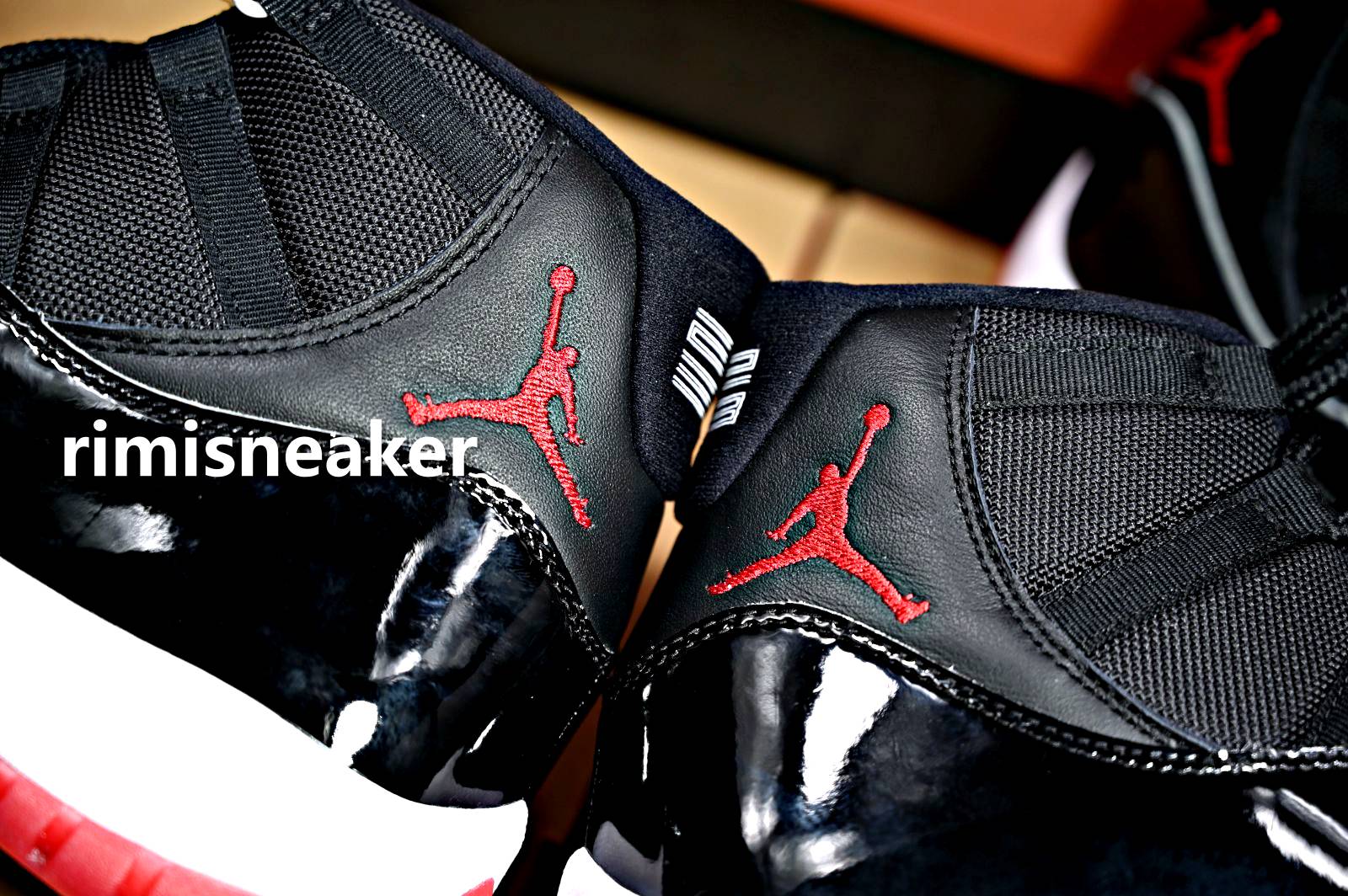 AIR JORDAN 11 RETRO