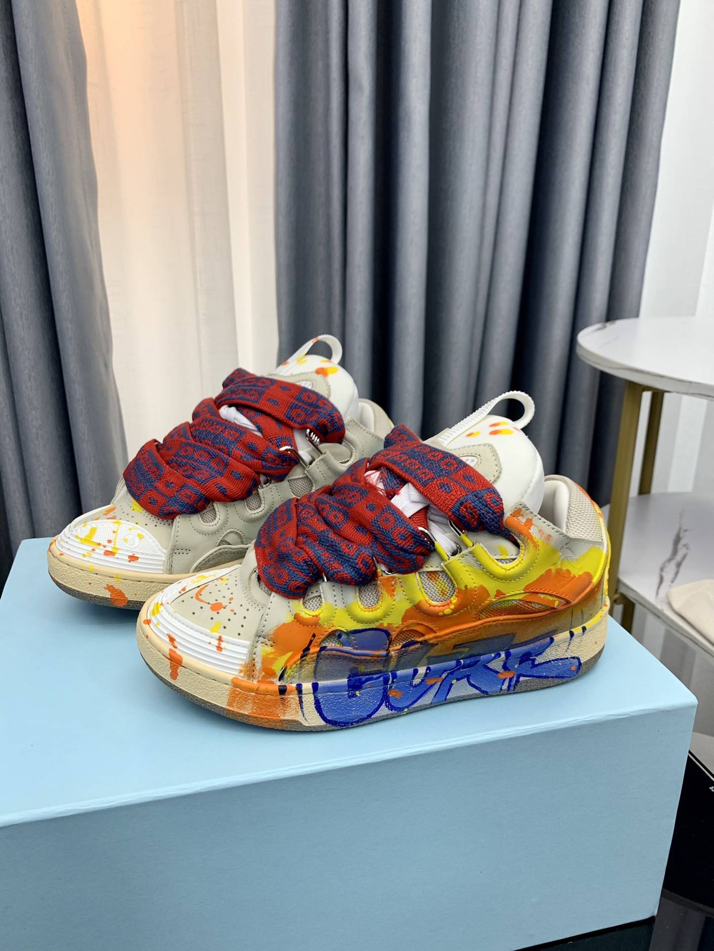 LA*N Sneaker