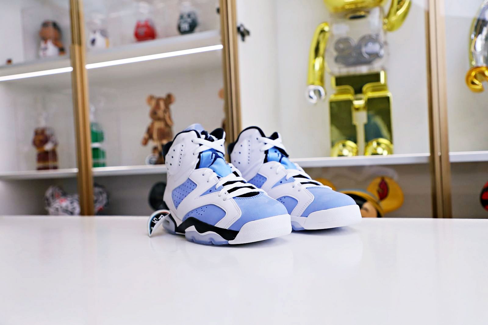 AIR JORDAN 6 RETRO