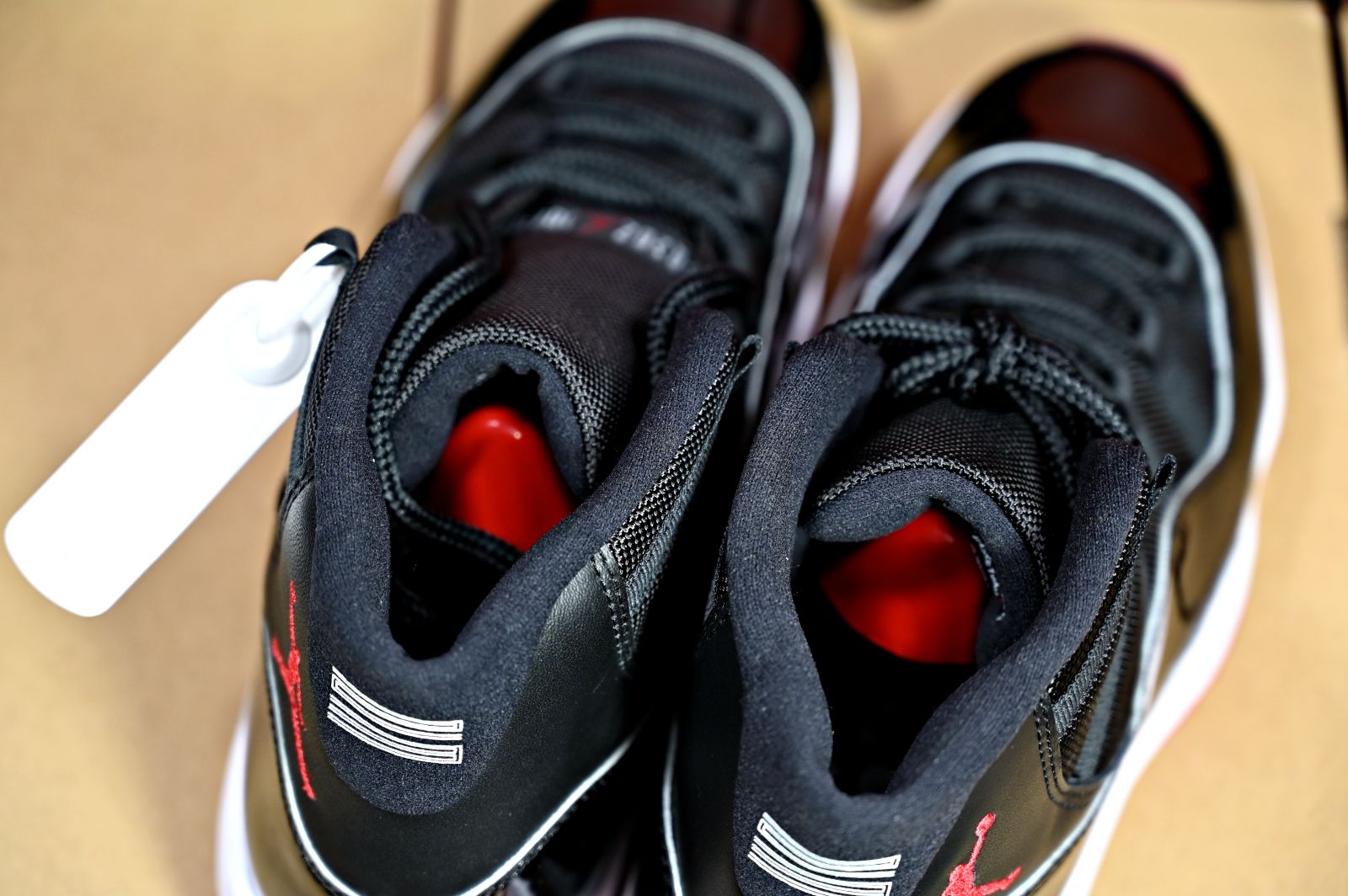 AIR JORDAN 11 RETRO