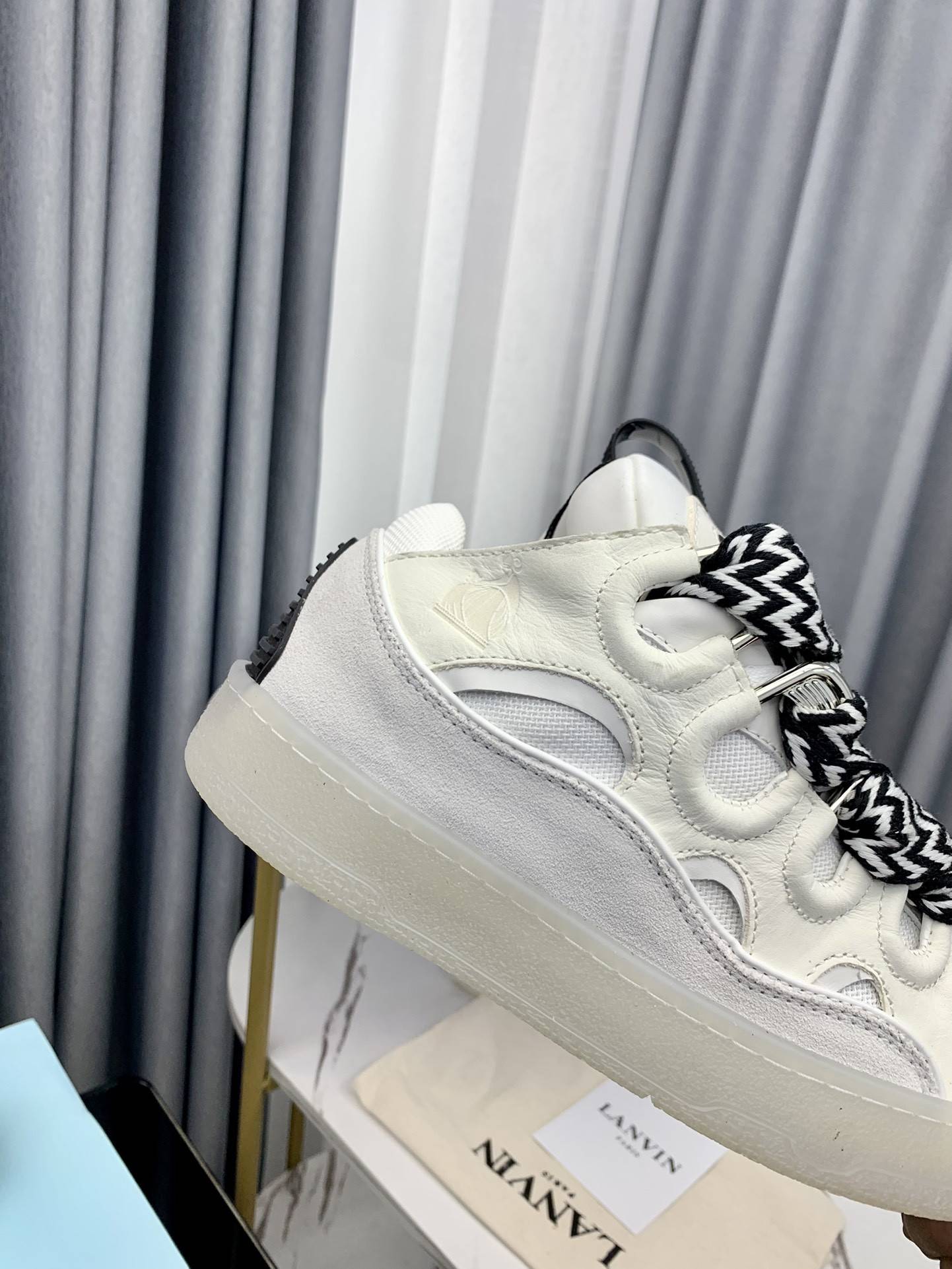 LA*N Sneaker