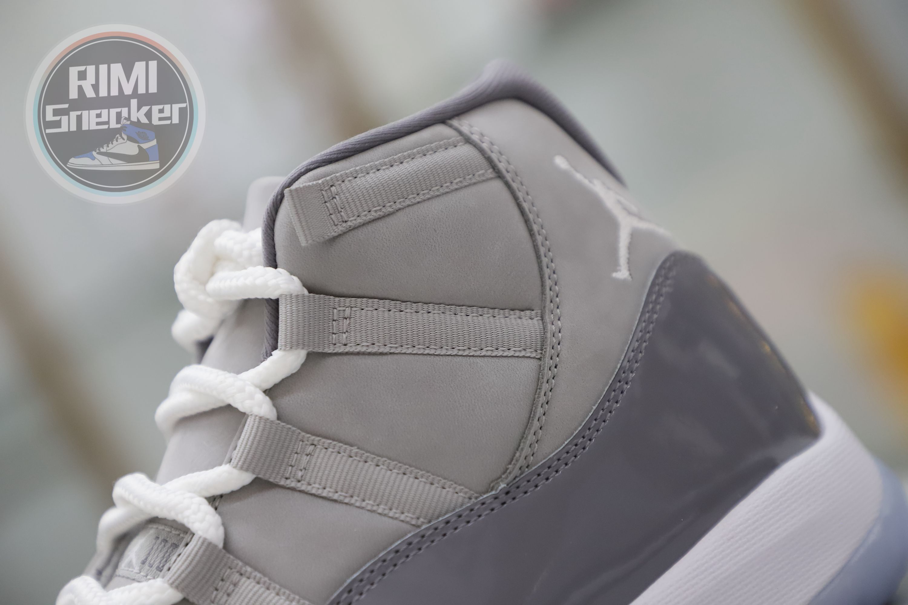 AIR JORDAN 11 RETRO