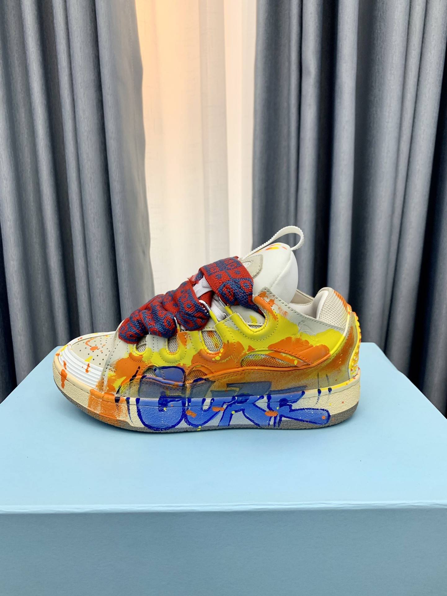 LA*N Sneaker