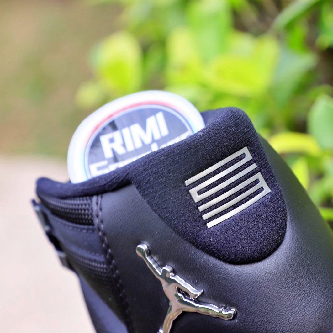 AIR JORDAN 11 RETRO