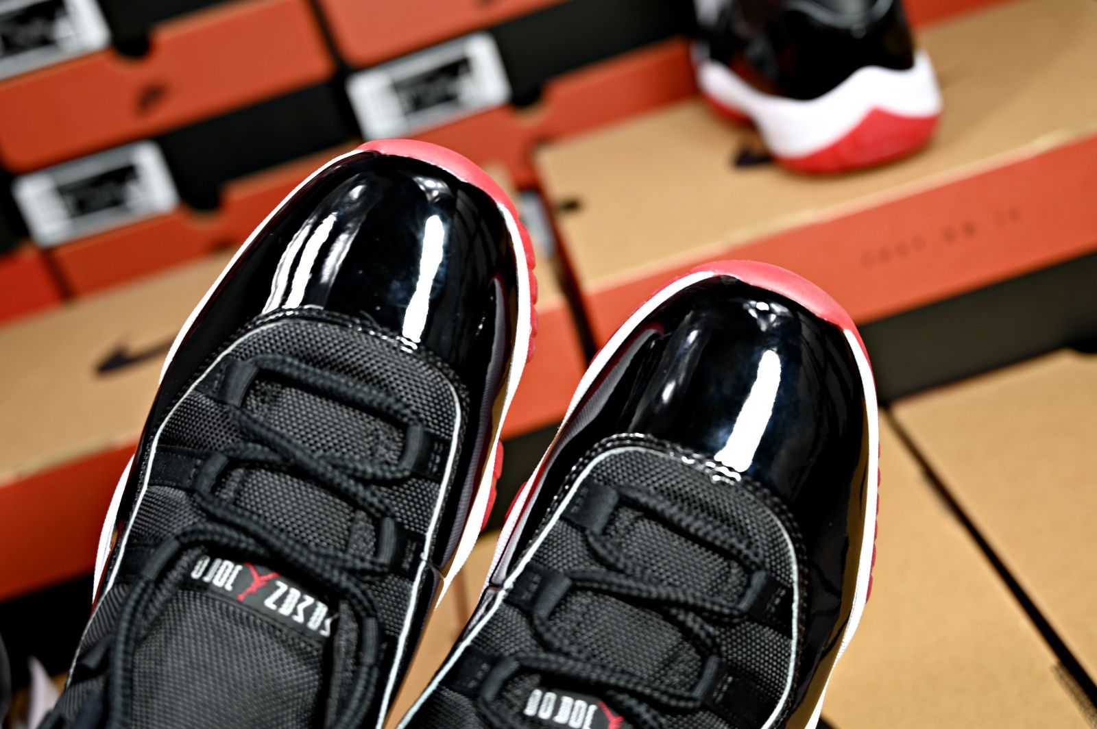 AIR JORDAN 11 RETRO