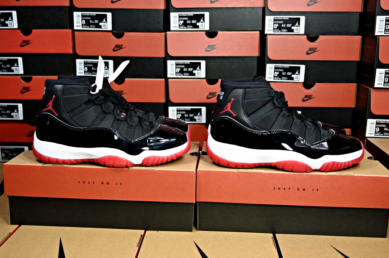AIR JORDAN 11 RETRO