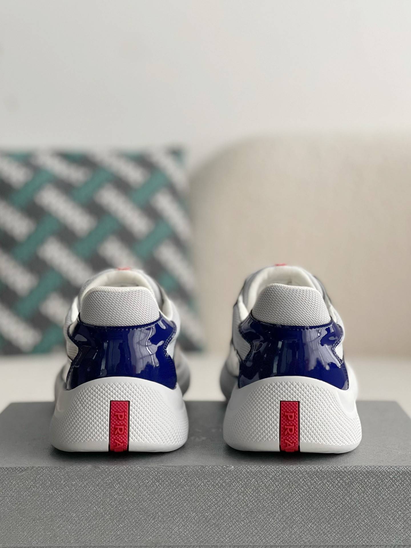 P*DA Sneakers