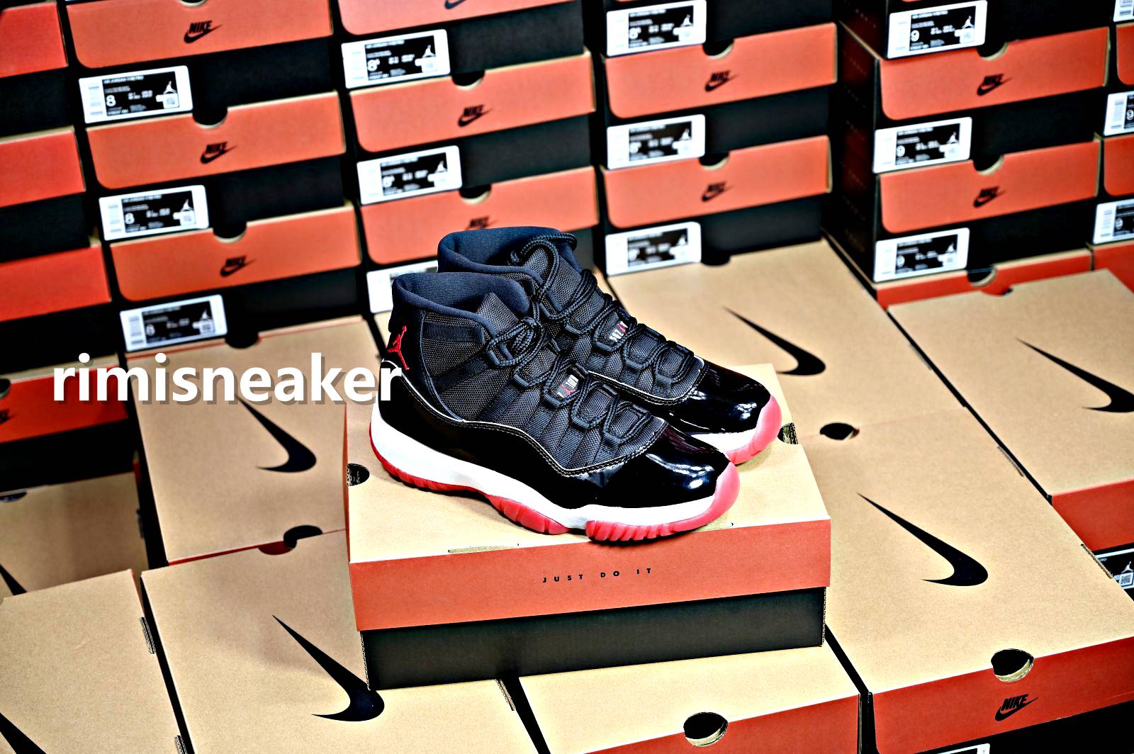 AIR JORDAN 11 RETRO