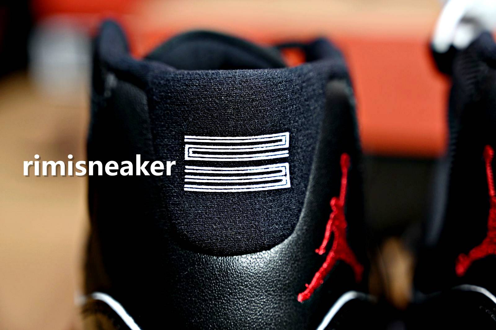 AIR JORDAN 11 RETRO