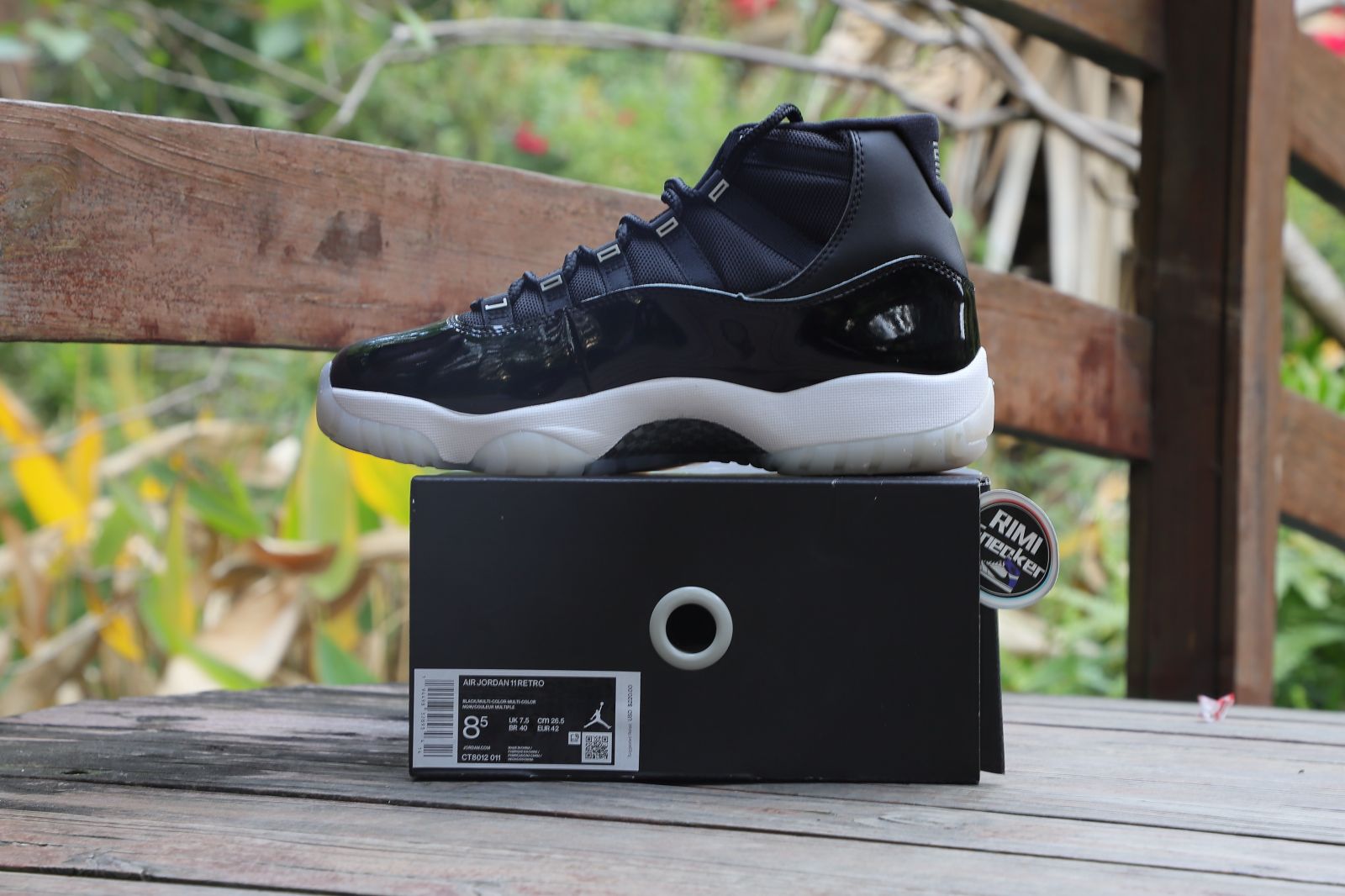 AIR JORDAN 11 RETRO