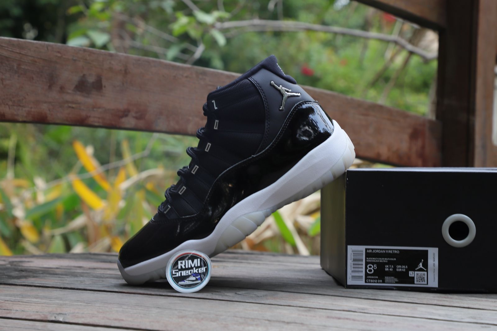 AIR JORDAN 11 RETRO