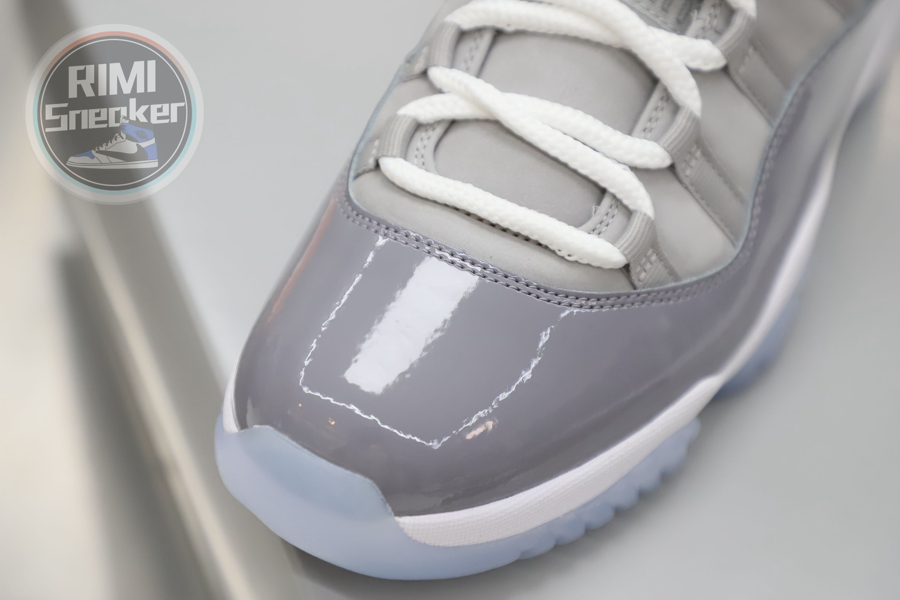 AIR JORDAN 11 RETRO
