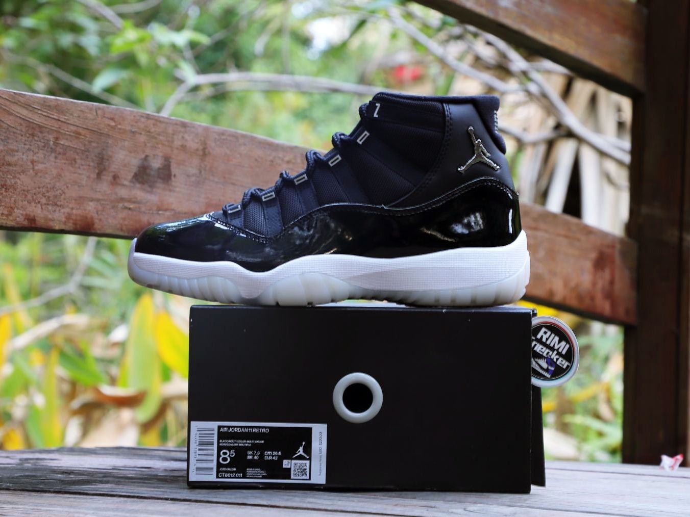 AIR JORDAN 11 RETRO