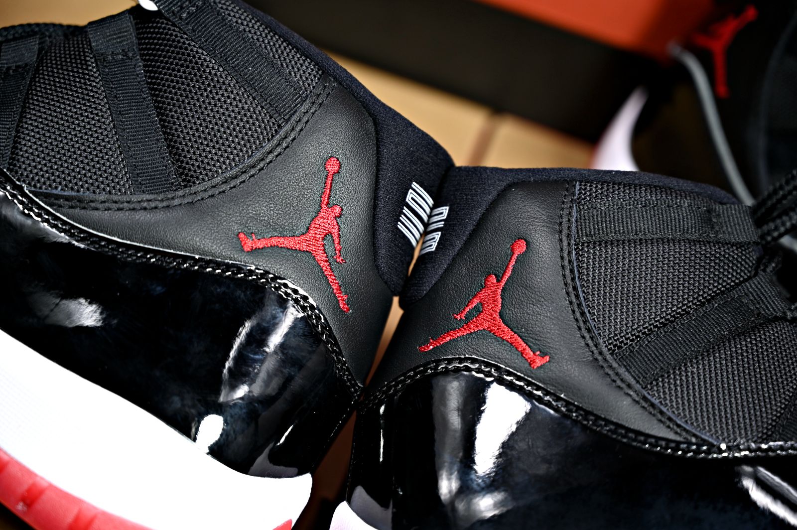 AIR JORDAN 11 RETRO