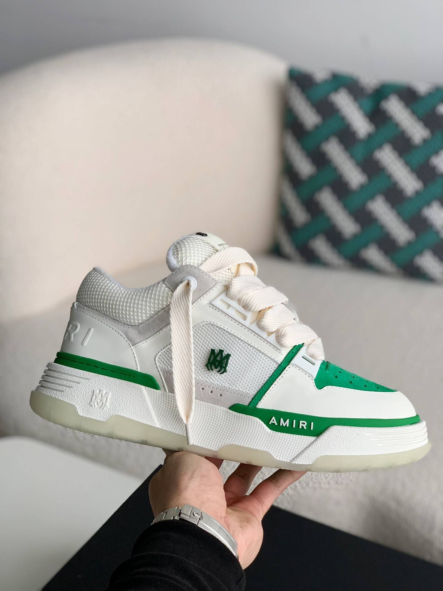A*RI sneaker