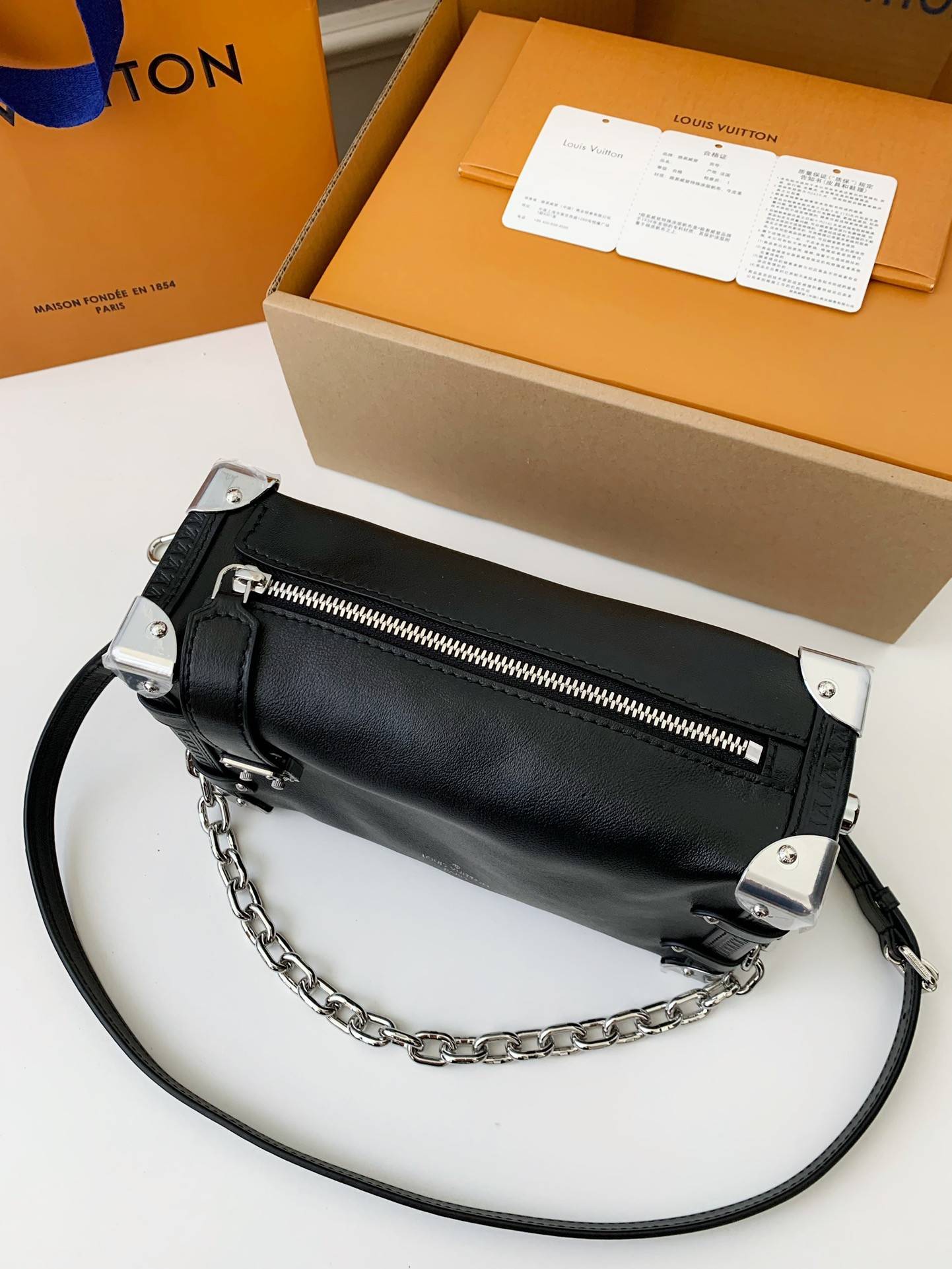 L*V New SIDE TRUNK full leather medium size handbag  M11350  Size：21*14*6cm