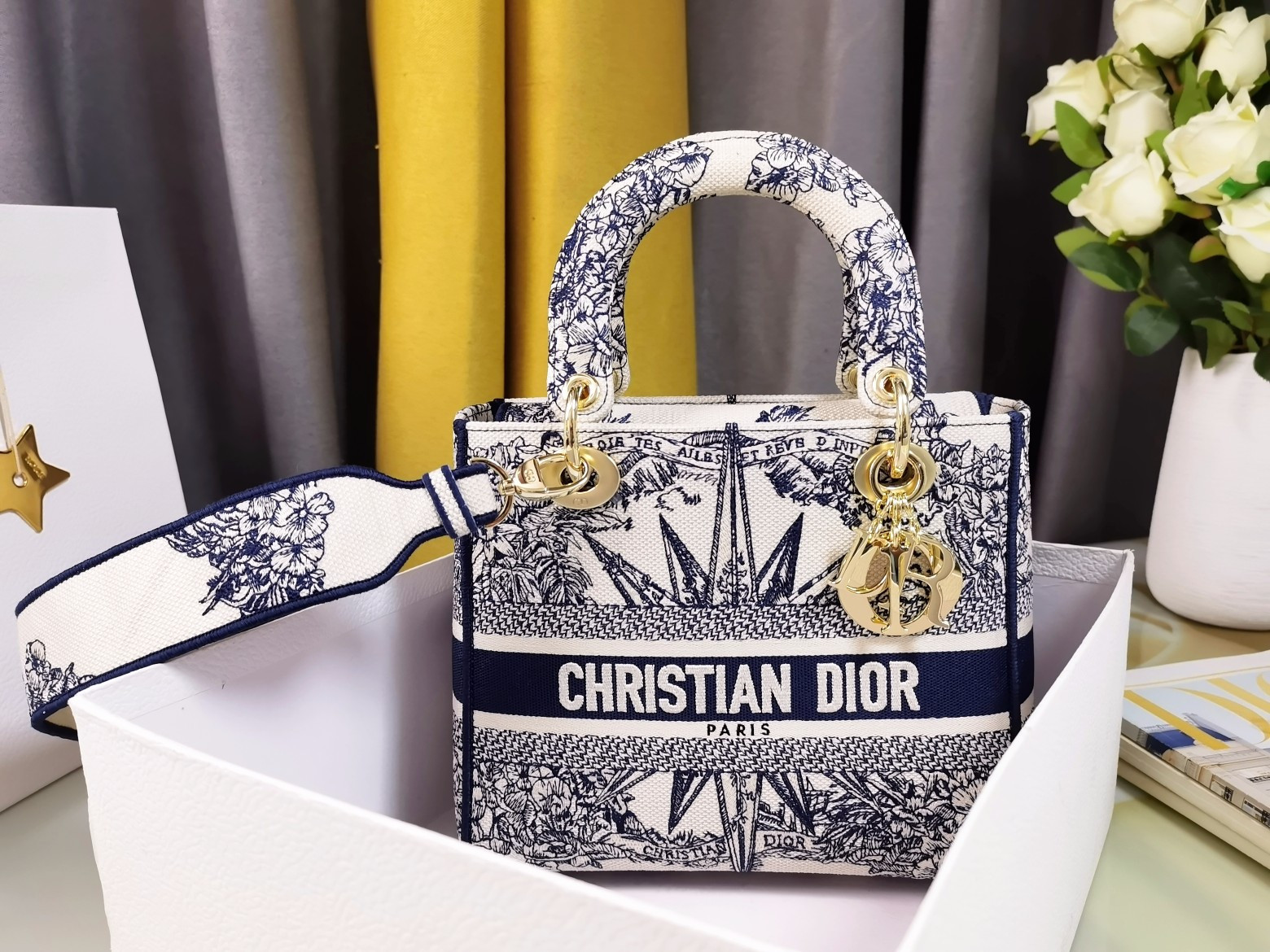 Medium Lady D-lite Bag