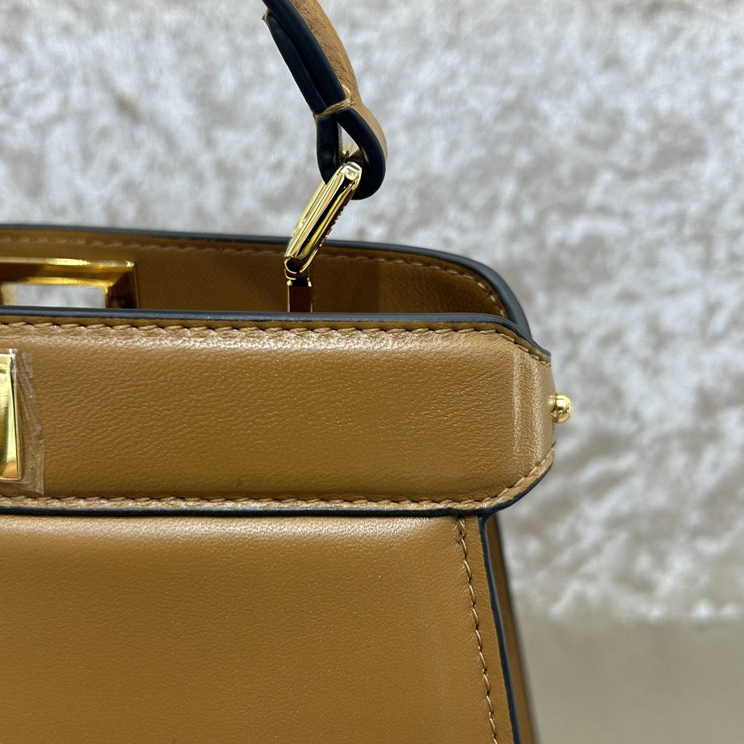 Fendi Peekaboo Iseeu Petite