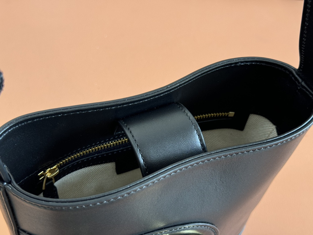 Gucci 2025 Spring/summer Collection Mini Bucket Bag