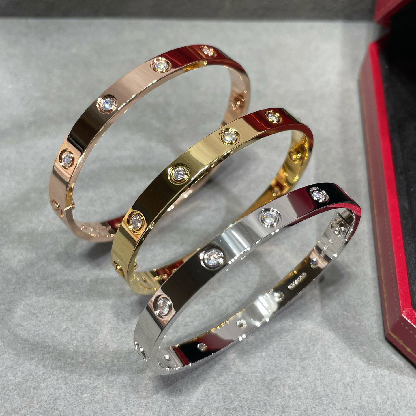 Cartier love bracelet 10 diamonds